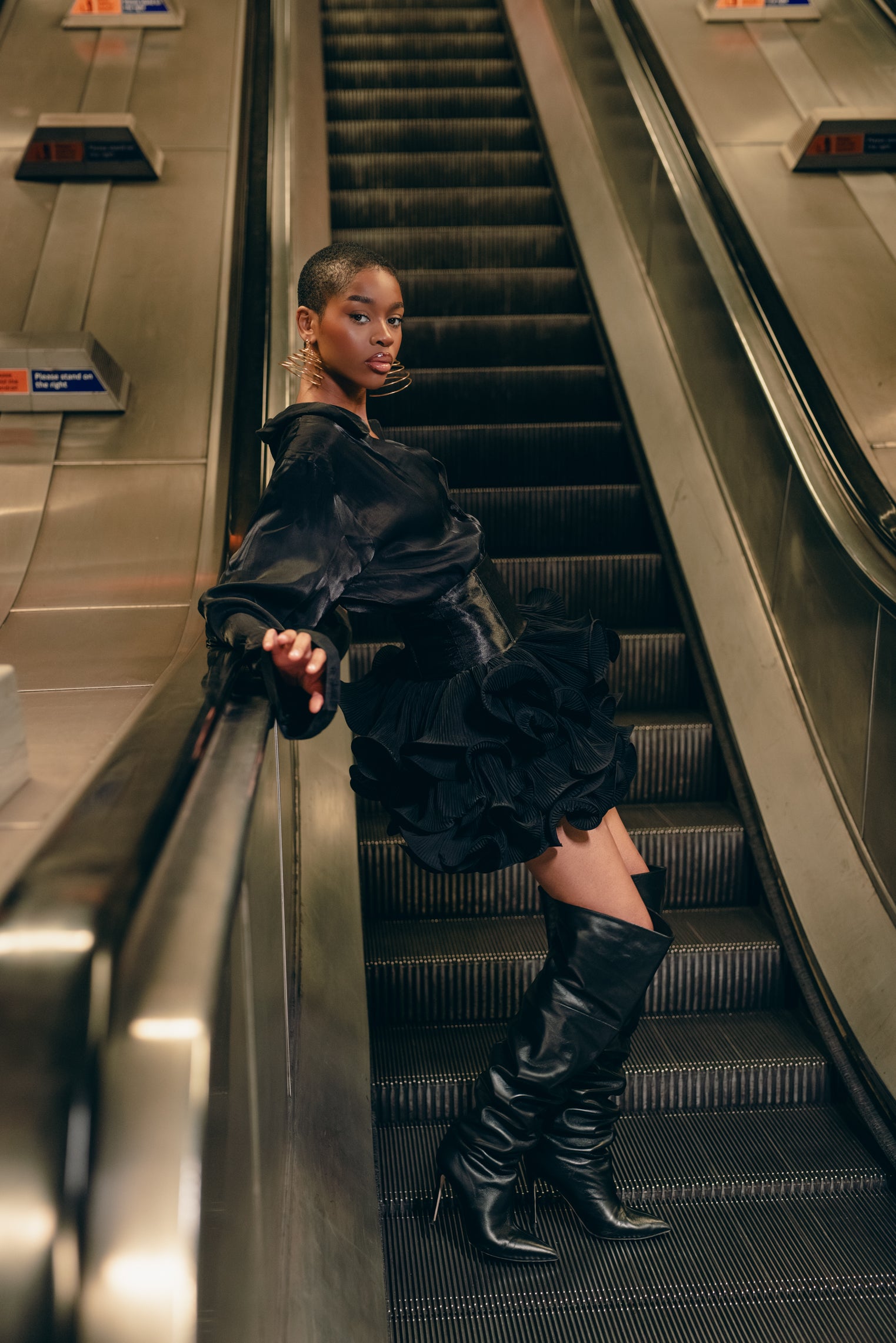 poI 美品 frill bustier skirt black poI 美品 frill bustier skirt black poI 美品 frill bustier